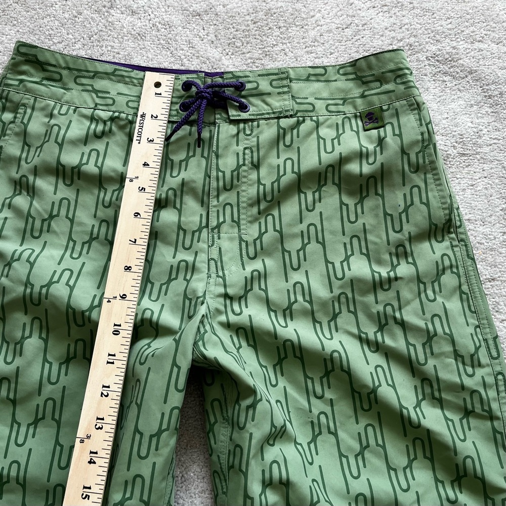JOHNNY CUPCAKES Surf Board Shorts Swim Trunks Mens 30 Beach Vacation Trendy - Picture 6 of 7